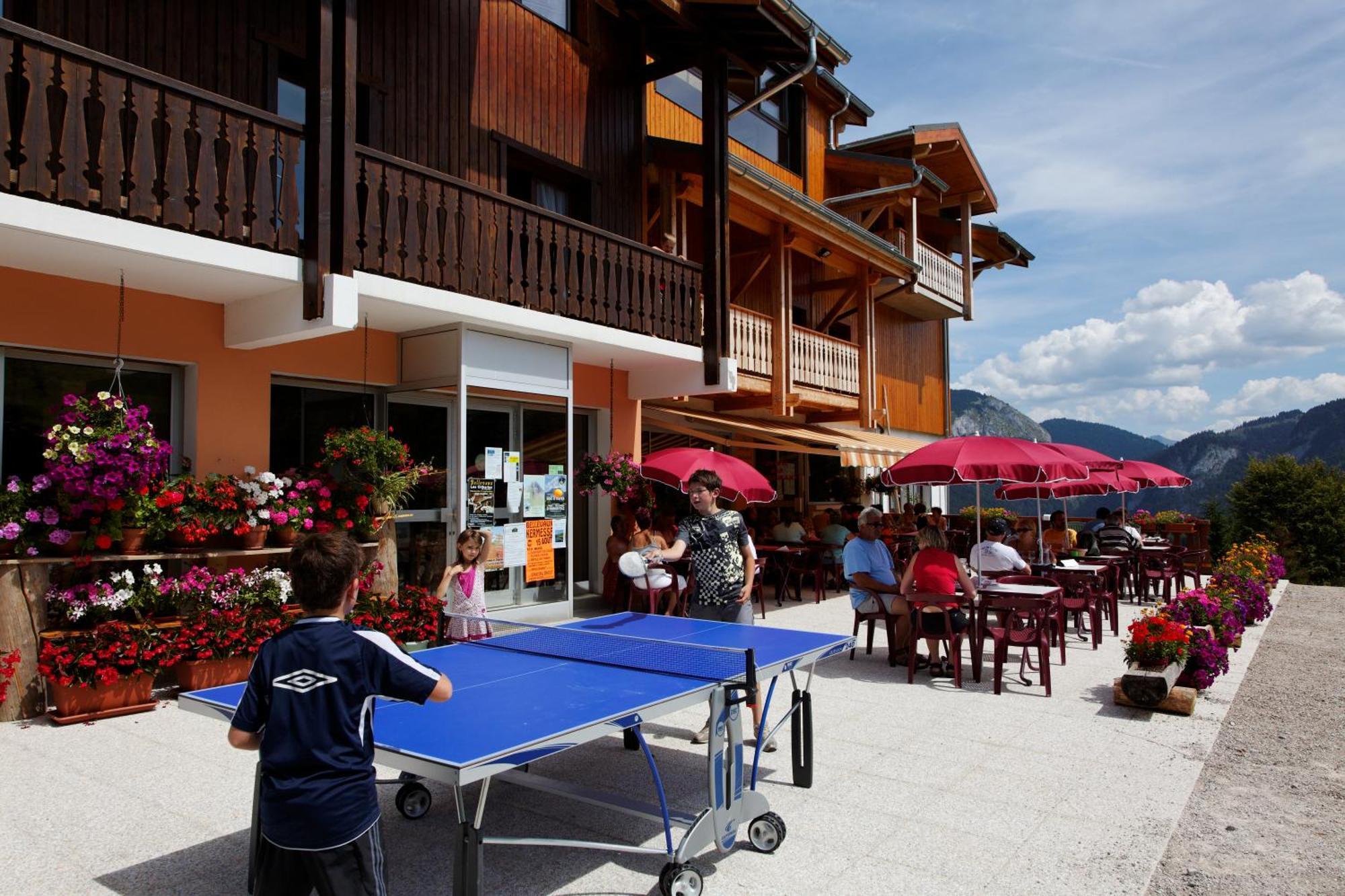 Hotel Les Skieurs Bellevaux Exterior foto